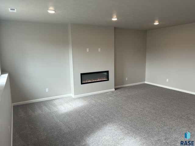 5612 E Ashwood Cir Circle, Sioux Falls, SD 57108