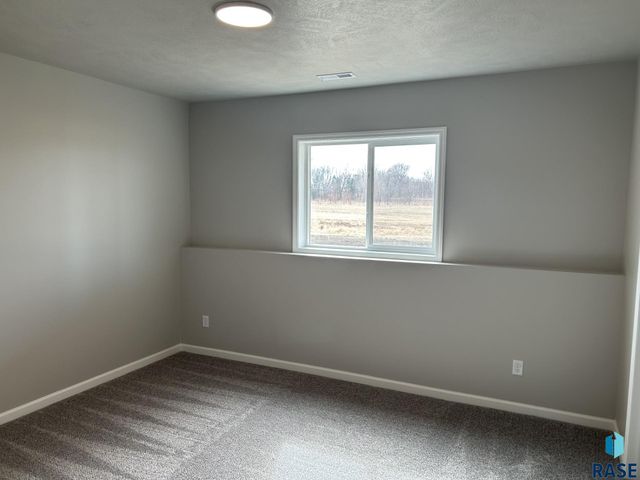 5612 E Ashwood Cir Circle, Sioux Falls, SD 57108