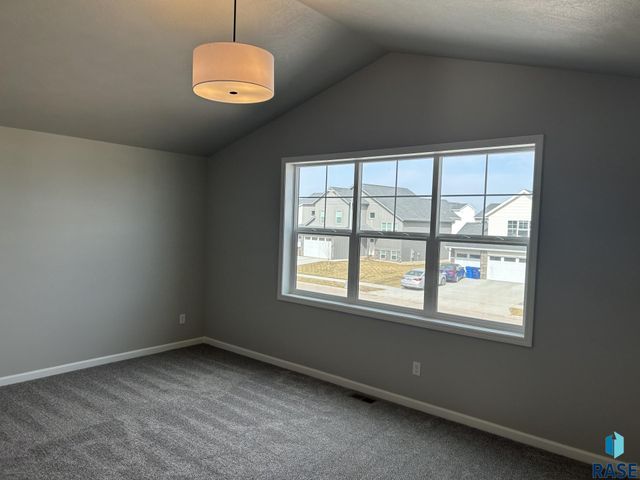 5612 E Ashwood Cir Circle, Sioux Falls, SD 57108