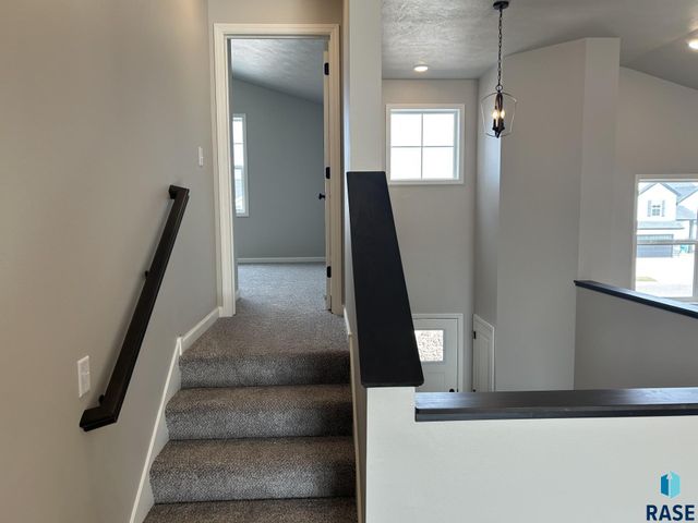 5612 E Ashwood Cir Circle, Sioux Falls, SD 57108