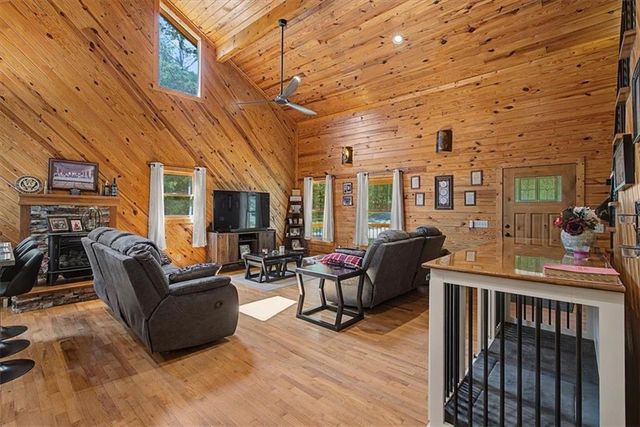 335 Dunn Road, Silver Creek, GA 30173