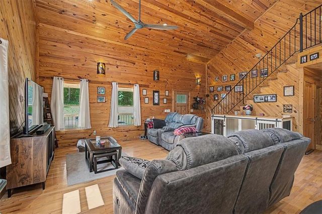 335 Dunn Road, Silver Creek, GA 30173
