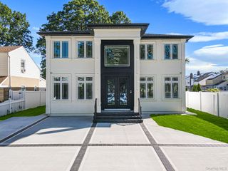 15 Roy Street, Elmont, NY 11003