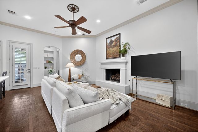 49 Glistening Pond Drive, Frisco, TX 75034