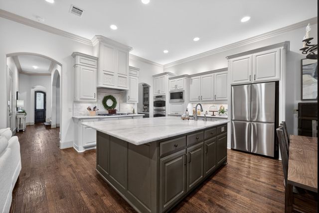 49 Glistening Pond Drive, Frisco, TX 75034