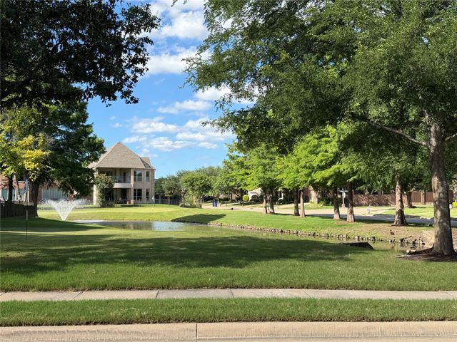 49 Glistening Pond Drive, Frisco, TX 75034