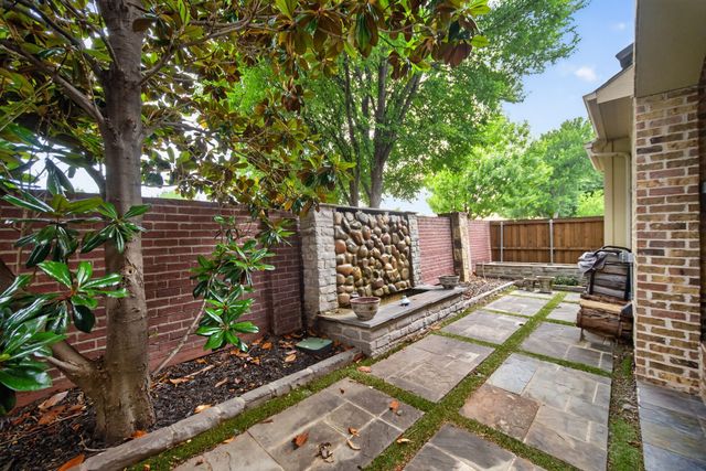 49 Glistening Pond Drive, Frisco, TX 75034