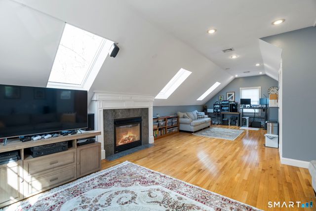 76 Lofgren Road, Avon, CT 06001