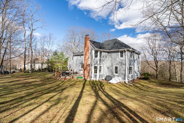 76 Lofgren Road, Avon, CT 06001