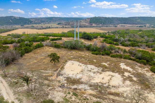 3611 Medina Hwy, Kerrville, TX 78028