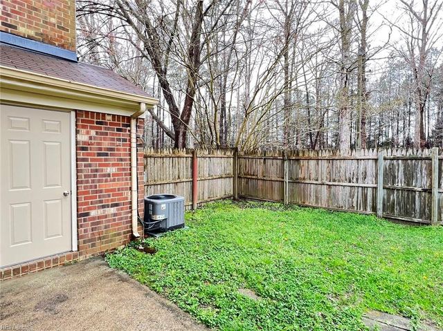 368 Deputy LN, Newport News, VA 23608