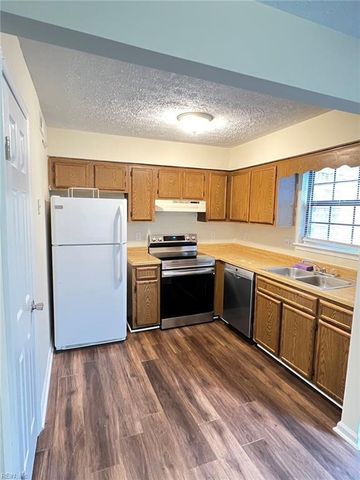 368 Deputy LN, Newport News, VA 23608