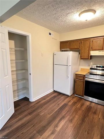 368 Deputy LN, Newport News, VA 23608