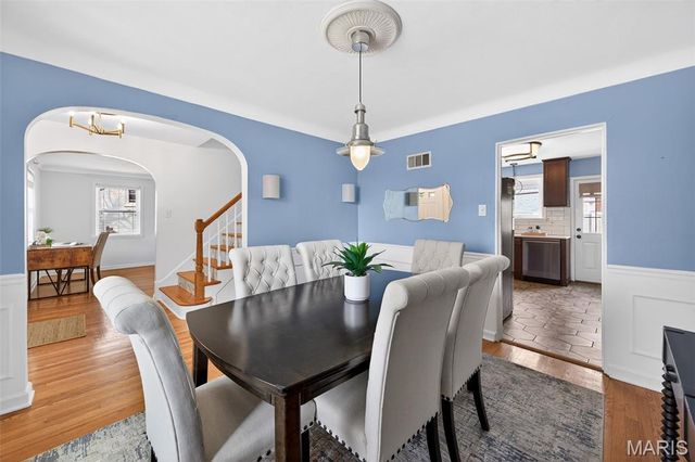 1001 Barberry Lane, Kirkwood, MO 63122