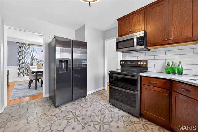 1001 Barberry Lane, Kirkwood, MO 63122