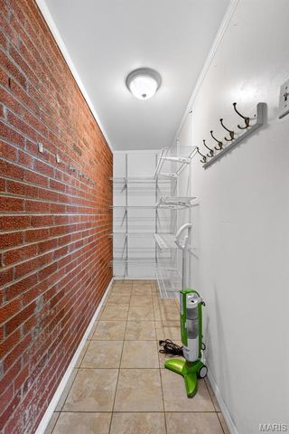 1001 Barberry Lane, Kirkwood, MO 63122