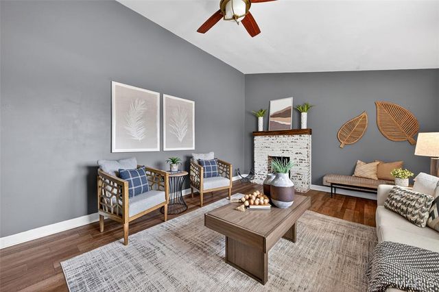 1001 Barberry Lane, Kirkwood, MO 63122