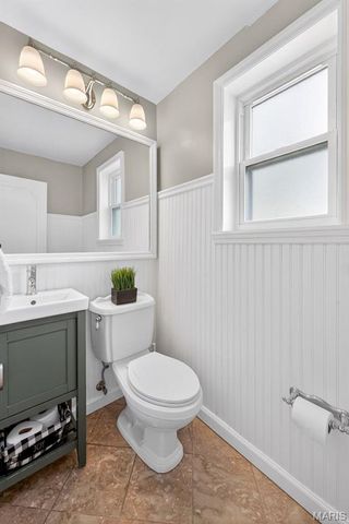 1001 Barberry Lane, Kirkwood, MO 63122