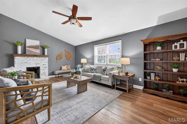 1001 Barberry Lane, Kirkwood, MO 63122