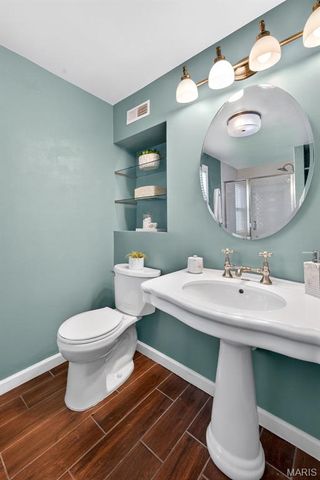 1001 Barberry Lane, Kirkwood, MO 63122