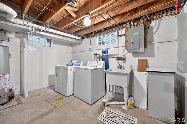 1001 Barberry Lane, Kirkwood, MO 63122