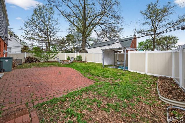 1001 Barberry Lane, Kirkwood, MO 63122