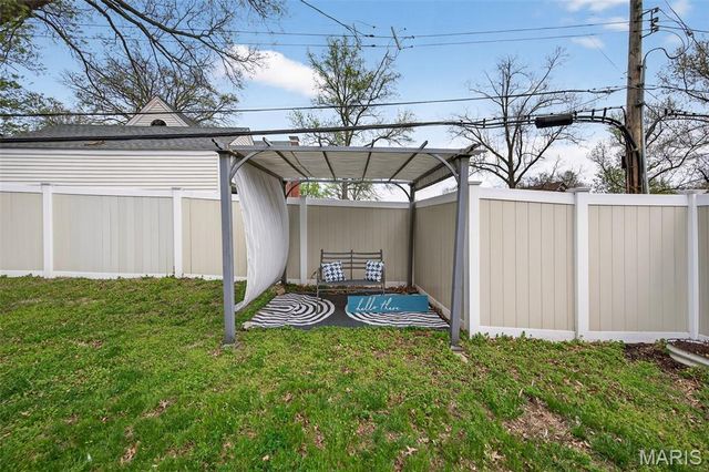 1001 Barberry Lane, Kirkwood, MO 63122