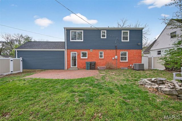 1001 Barberry Lane, Kirkwood, MO 63122