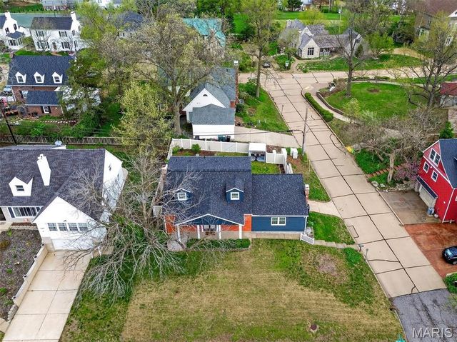 1001 Barberry Lane, Kirkwood, MO 63122