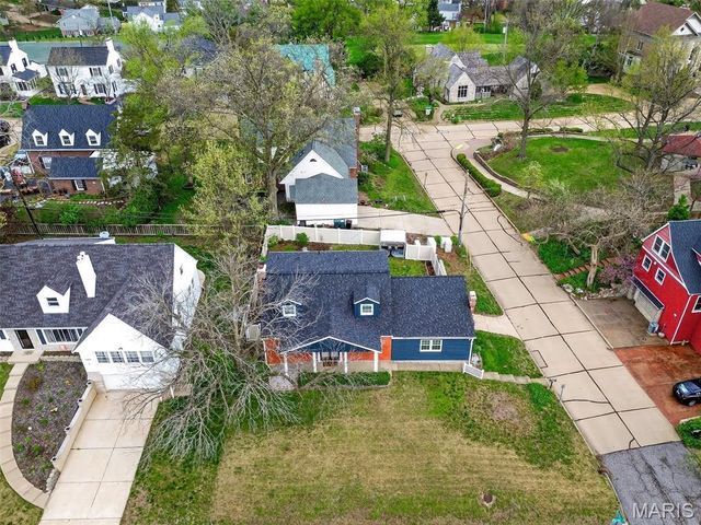 1001 Barberry Lane, Kirkwood, MO 63122