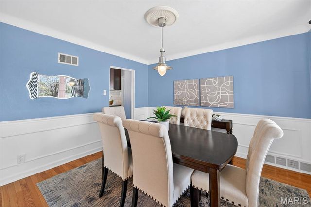 1001 Barberry Lane, Kirkwood, MO 63122