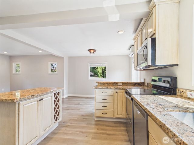 2906 16th Street, Everett, WA 98201