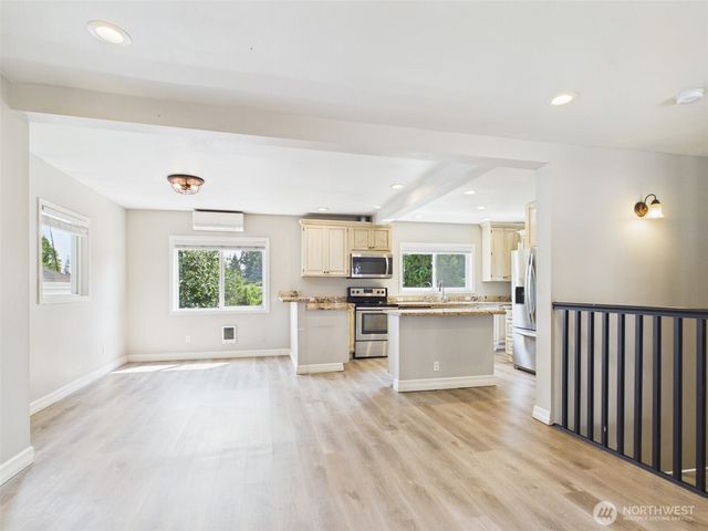 2906 16th Street, Everett, WA 98201