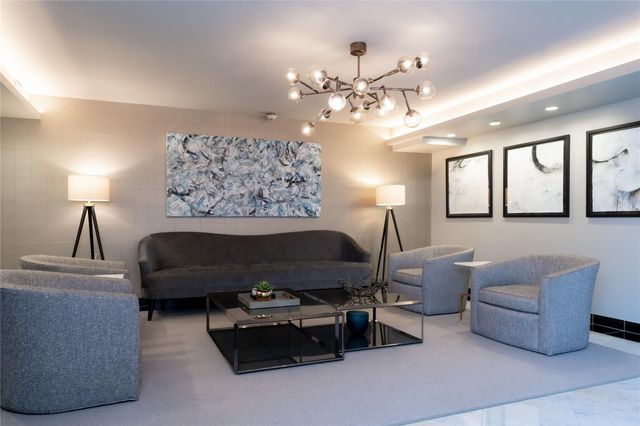 1005 S Shepherd Drive 418, Houston, TX 77019