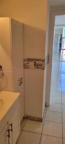 13499 Biscayne Blvd 511, North Miami, FL 33181