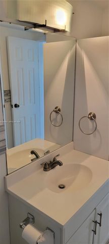 13499 Biscayne Blvd 511, North Miami, FL 33181