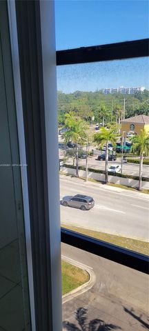 13499 Biscayne Blvd 511, North Miami, FL 33181