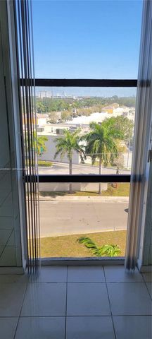 13499 Biscayne Blvd 511, North Miami, FL 33181
