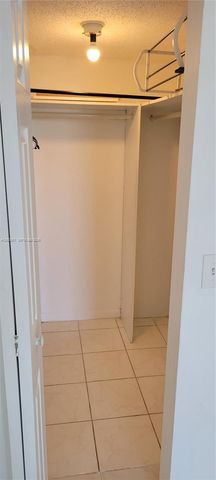 13499 Biscayne Blvd 511, North Miami, FL 33181