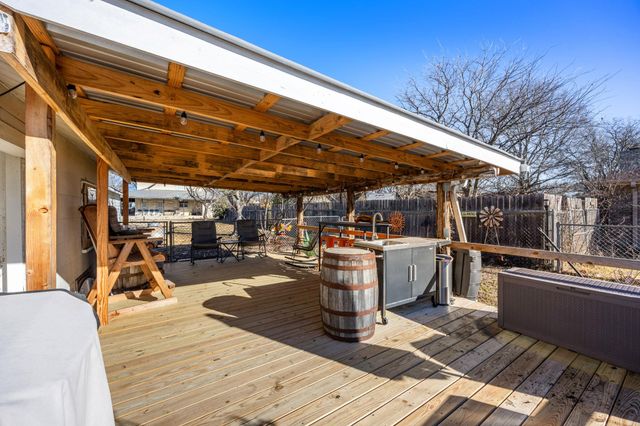 200 College Ave, Florence, TX 76527