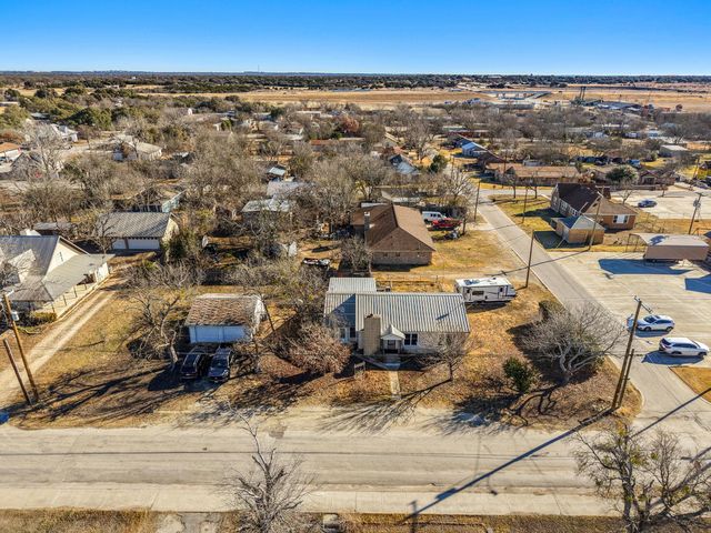 200 College Ave, Florence, TX 76527