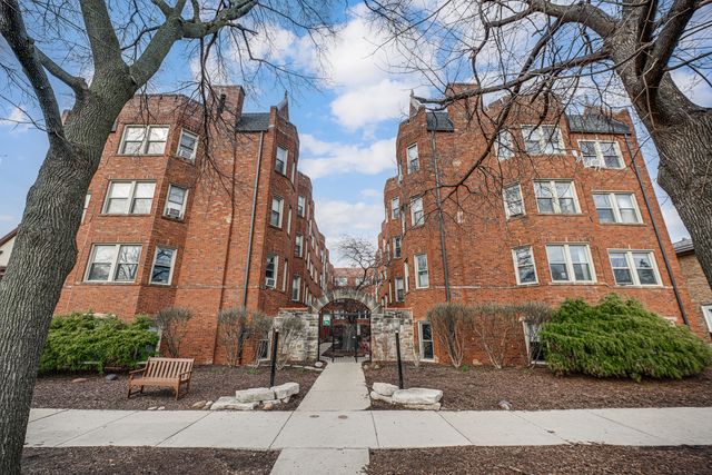 4126 N Kedvale Avenue 202, Chicago, IL 60641