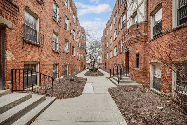 4126 N Kedvale Avenue 202, Chicago, IL 60641