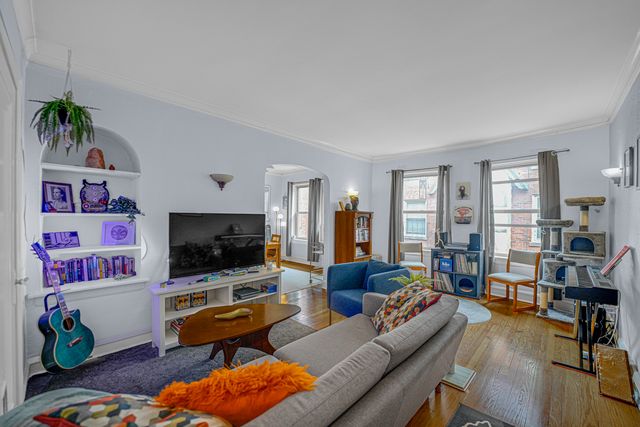 4126 N Kedvale Avenue 202, Chicago, IL 60641