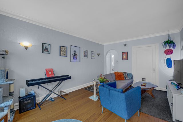 4126 N Kedvale Avenue 202, Chicago, IL 60641