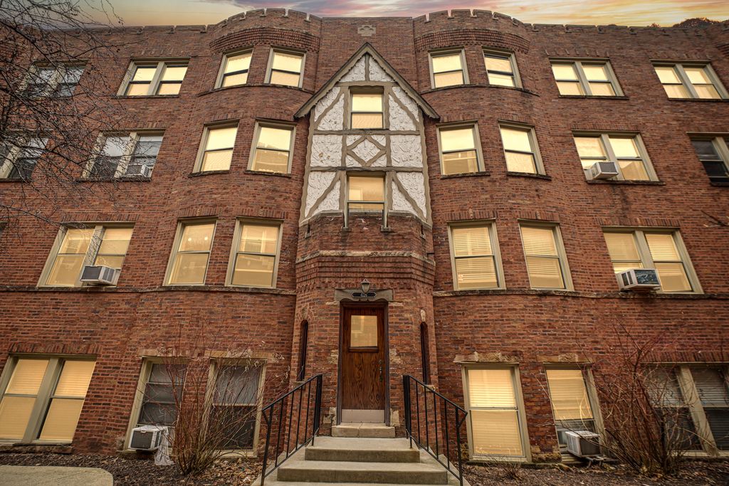 4126 N Kedvale Avenue 202, Chicago, IL 60641
