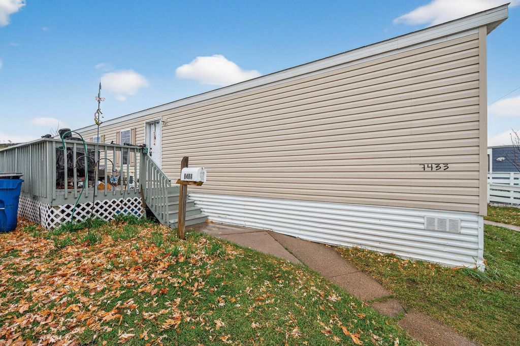 7433 West Circle NE, Fridley, MN 55432