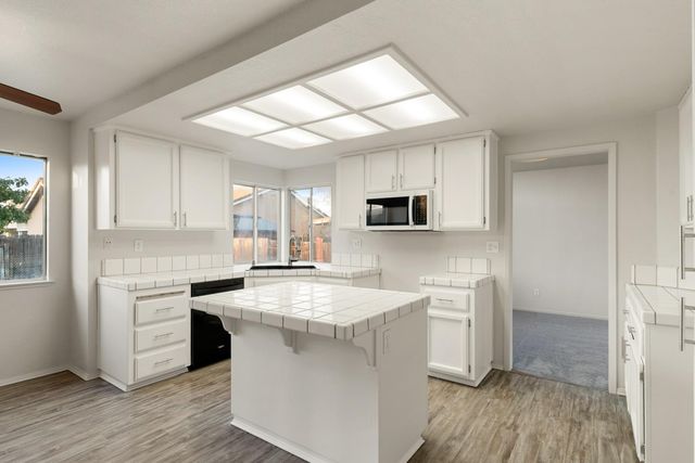 973 Stenton Way, Galt, CA 95632