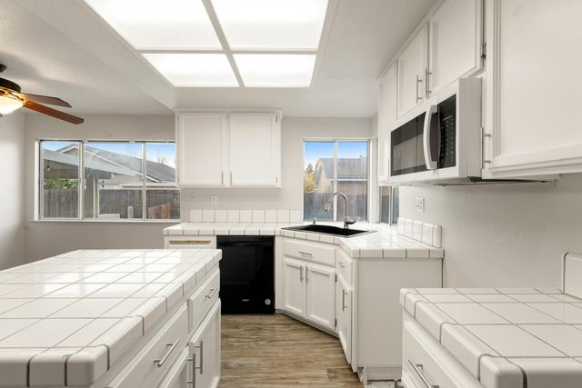 973 Stenton Way, Galt, CA 95632