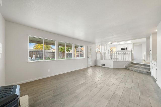 973 Stenton Way, Galt, CA 95632